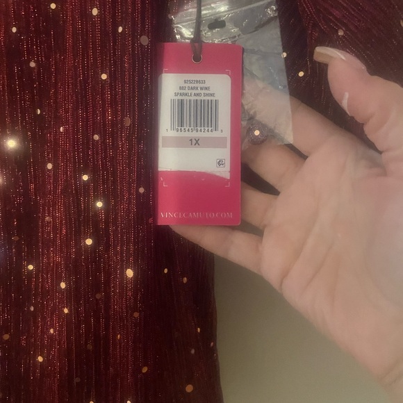 Vince Camuto Plus Size 1X Metallic Keyhole-Neck Top - Picture 5 of 8